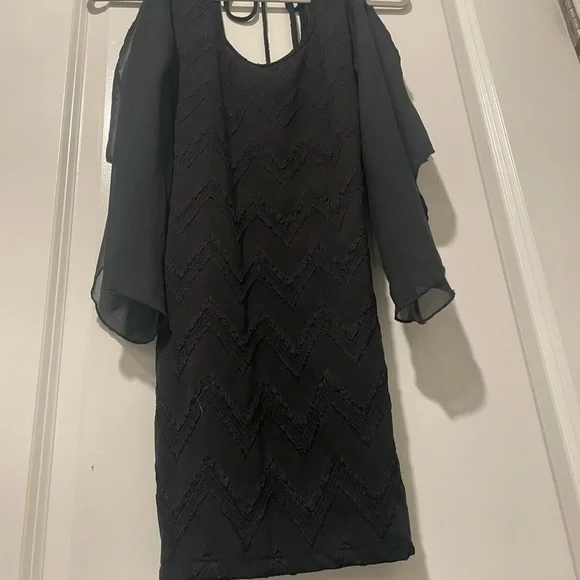 Elegant Black Long Sleeve Dress - Picture 2 of 5